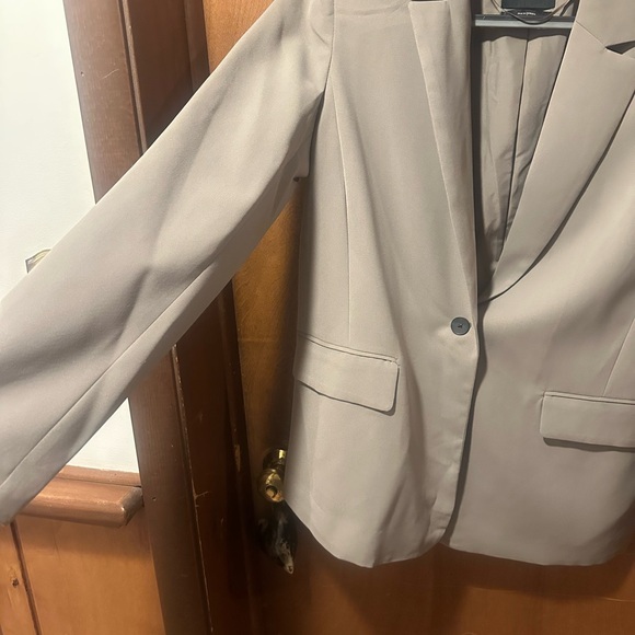 Pull&Bear Beige Blazer - Picture 11 of 12